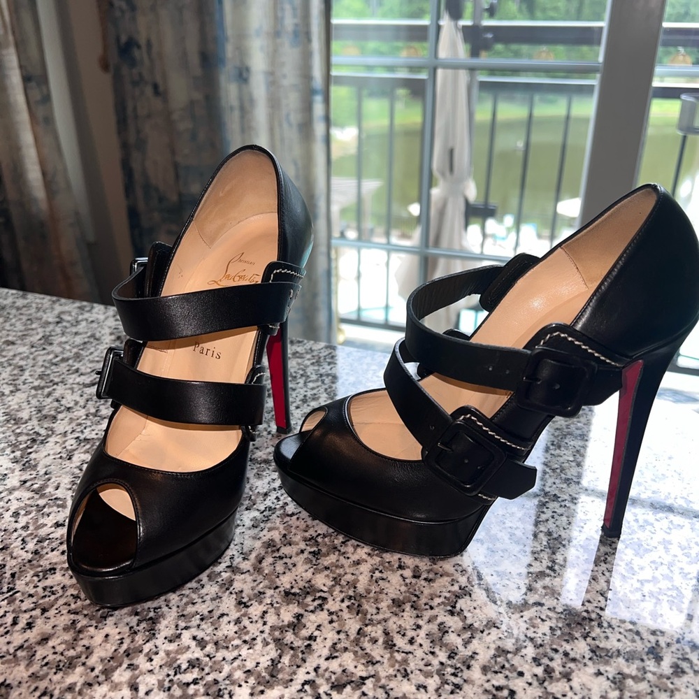 AUTHENTIC Christian Louboutin Black Peep-Toe Heels. Size 38.5